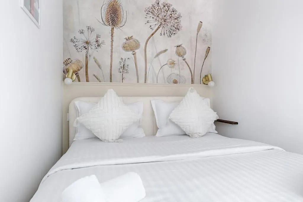 Mykeypers - Chic & Elegant Flat 2br/6p- Republique * Paris