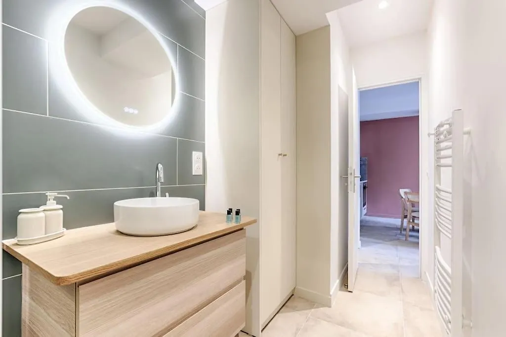 Apartment Mykeypers - Chic & Elegant Flat 2br/6p- Republique